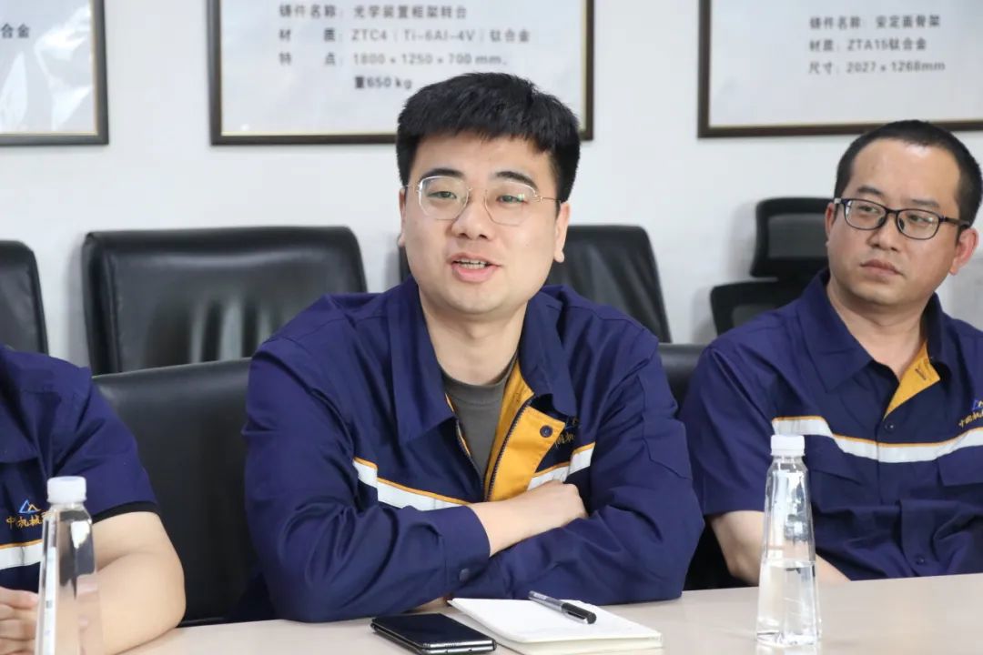 集团党群部副部长付占文为公司青年突击队讲授专题团课